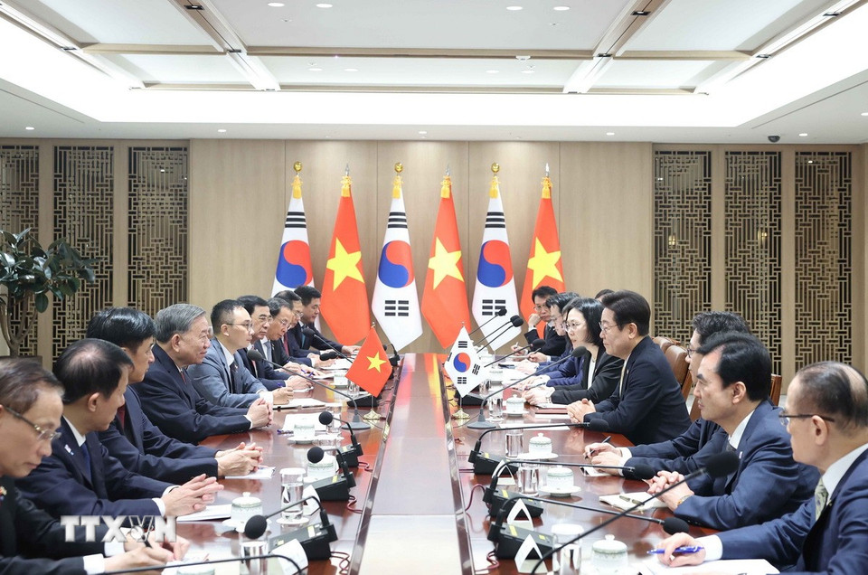 Tổng Bí thư Tô Lâm hội đàm với Tổng thống Hàn Quốc Lee Jae Myung. (Ảnh: Thống Nhất/TTXVN)