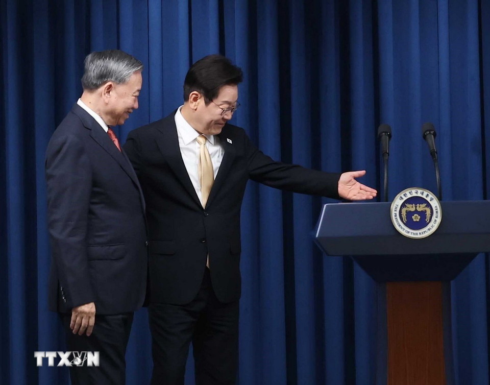 Tổng Bí thư Tô Lâm và Tổng thống Hàn Quốc Lee Jae Myung tại buổi gặp gỡ báo chí. (Ảnh: Thống Nhất/TTXVN)