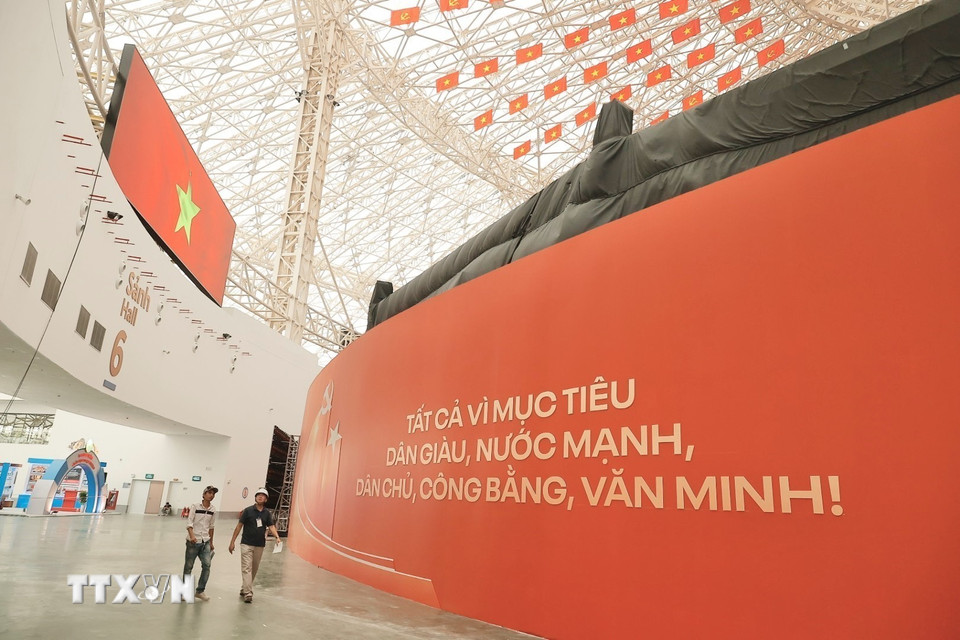 Với không gian rộng, triển lãm gây ấn tượng bằng các logo, biểu tượng có kích thước lớn, hứa hẹn thu hút đông đảo du khách tới tham quan sau khai mạc. (Ảnh: Minh Quyết/TTXVN)