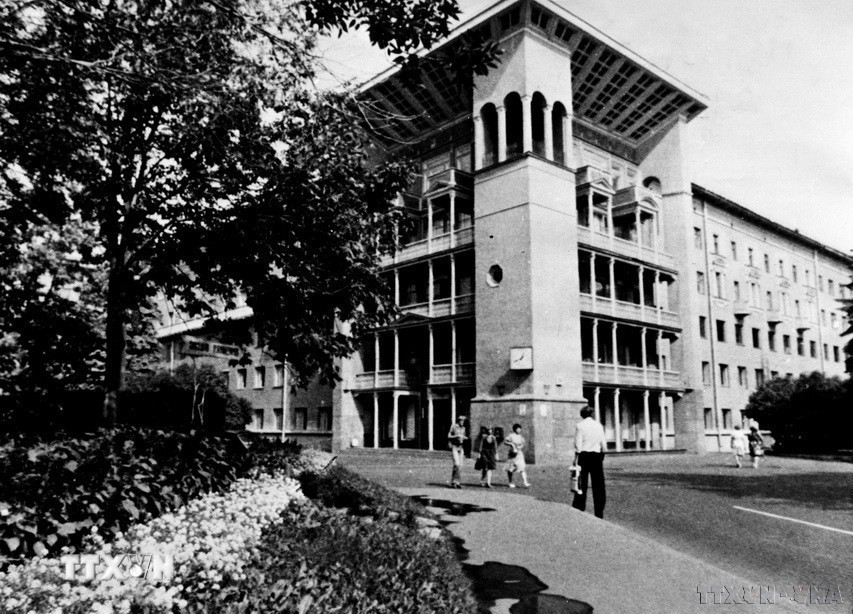 Trụ sở Quốc tế Cộng sản ở Moskva năm 1938, nơi Đồng chí Nguyễn Ái Quốc (Chủ tịch Hồ Chí Minh) làm việc trước khi về nước. (Ảnh: TTXVN)