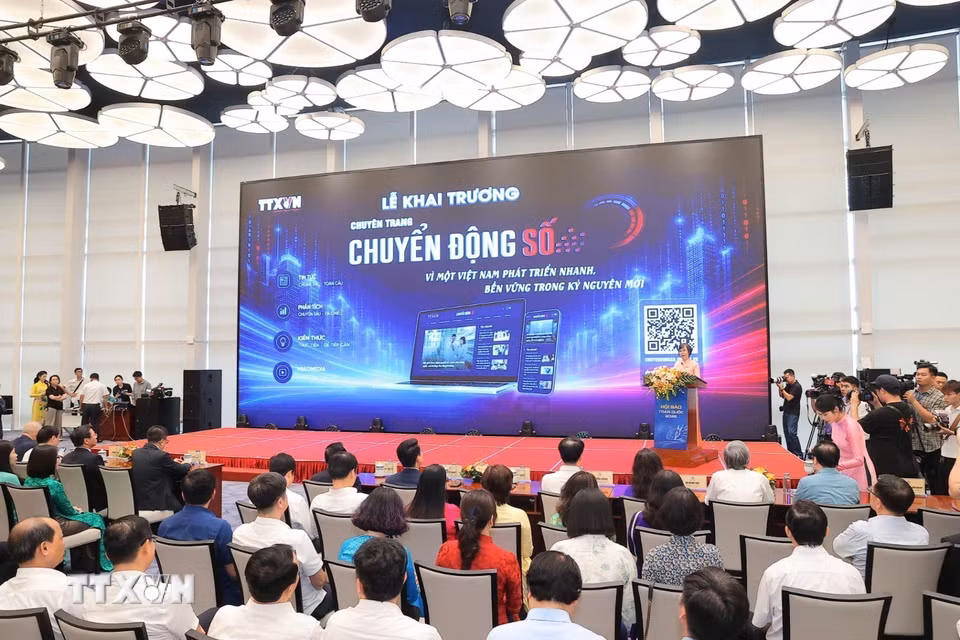 Đồng chí Vũ Việt Trang, Ủy viên Ban Thường vụ Đảng ủy các cơ quan Đảng Trung ương, Phó Trưởng Ban Tuyên giáo và Dân vận Trung ương, Bí thư Đảng ủy, Tổng Giám đốc Thông tấn xã Việt Nam phát biểu tại lễ khai trương chuyên trang thông tin. (Ảnh: Minh Quyết/TTXVN)
