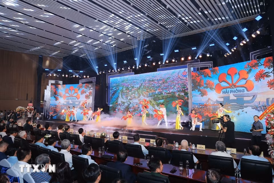 Chương trình nghệ thuật chào mừng khai mạc Hội báo toàn quốc 2026. (Ảnh: Minh Quyết/TTXVN)