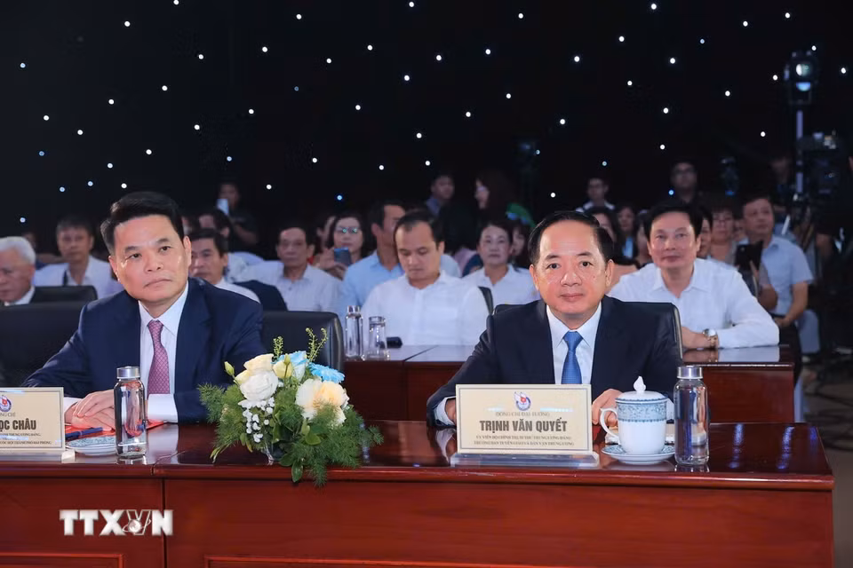 Đồng chí Trịnh Văn Quyết, Ủy viên Bộ Chính trị, Bí thư Trung ương Đảng, Trưởng Ban Tuyên giáo và Dân vận Trung ương dự khai mạc Hội báo toàn quốc 2026. (Ảnh: Minh Quyết/TTXVN)