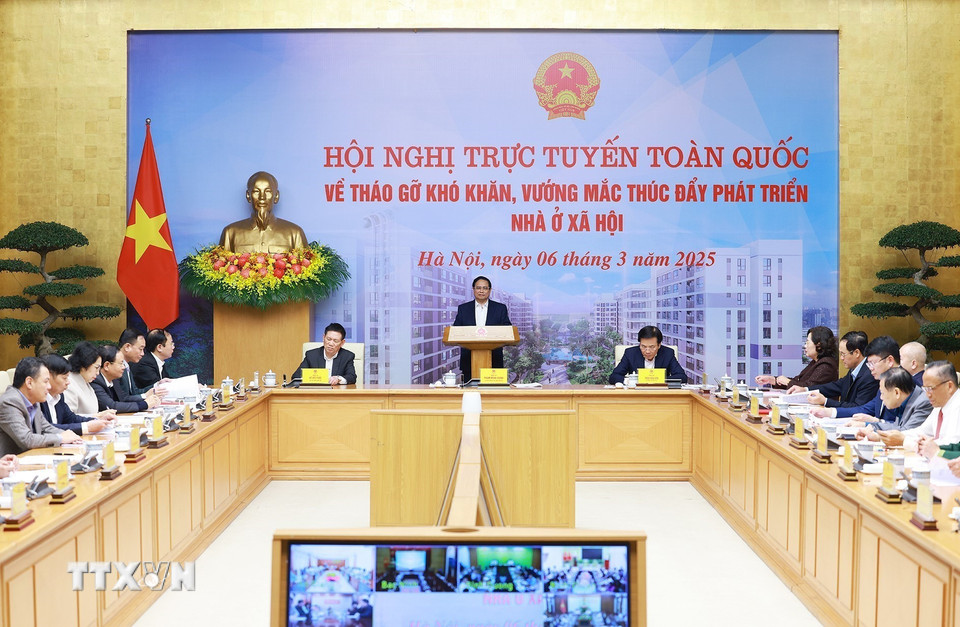 Thủ tướng Phạm Minh Chính chủ trì hội nghị thúc đẩy phát triển nhà ở xã hội. (Ảnh: Dương Giang/TTXVN)