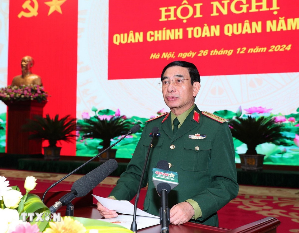 Đại tướng Phan Văn Giang, Ủy viên Bộ Chính trị, Phó Bí thư Quân ủy Trung ương, Bộ trưởng Bộ Quốc phòng phát biểu. (Ảnh: Trọng Đức/TTXVN)