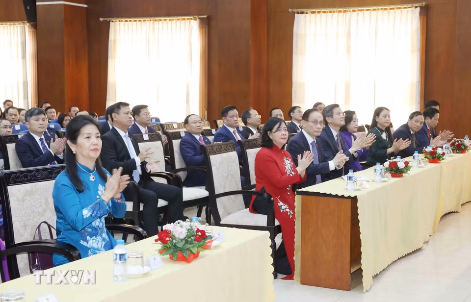 Các đại biểu dự buổi gặp mặt. (Ảnh: Phương Hoa/TTXVN)