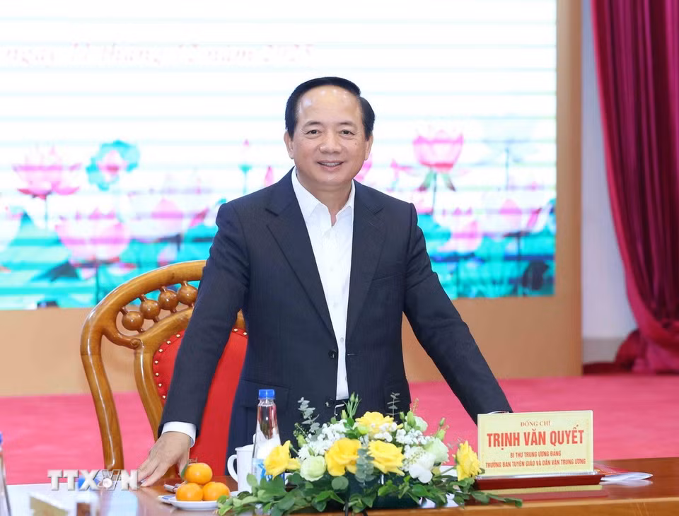 Ông Trịnh Văn Quyết, Bí thư Trung ương Đảng, Trưởng Ban Tuyên giáo và Dân vận Trung ương phát biểu chỉ đạo buổi làm việc. (Ảnh: Phương Hoa/TTXVN)