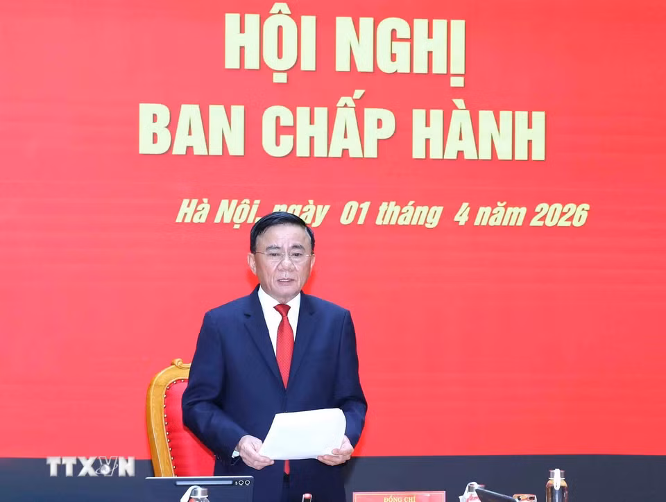 Đồng chí Trần Cẩm Tú, Ủy viên Bộ Chính trị, Thường trực Ban Bí thư, Bí thư Đảng ủy các cơ quan Đảng Trung ương chủ trì hội nghị. (Ảnh: Phương Hoa/TTXVN)