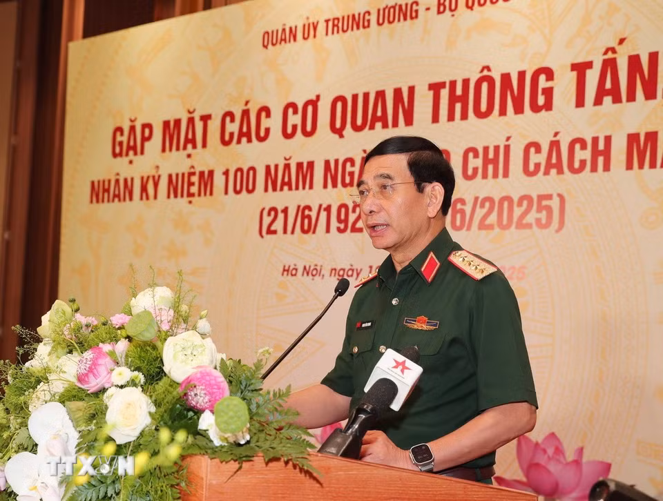 Đại tướng Phan Văn Giang, Ủy viên Bộ Chính trị, Phó Bí thư Quân ủy Trung ương, Bộ trưởng Bộ Quốc phòng phát biểu chào mừng. (Ảnh: Trọng Đức/TTXVN)