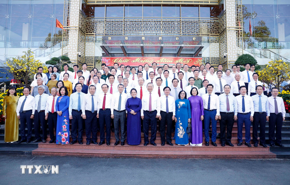 Tổng Bí thư Tô Lâm với đại biểu Đảng bộ, chính quyền, nhân dân tỉnh Tây Ninh. (Ảnh: Thống Nhất/TTXVN)