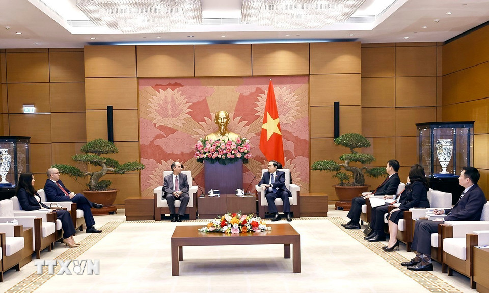 Chủ tịch Quốc hội Trần Thanh Mẫn tiếp Đại sứ Cuba tại Việt Nam Rogelio Polanco Fuentes. (Ảnh: Doãn Tấn/TTXVN)