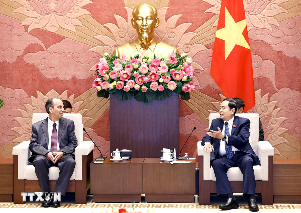 Chủ tịch Quốc hội Trần Thanh Mẫn tiếp Đại sứ Cuba tại Việt Nam Rogelio Polanco Fuentes. (Ảnh: Doãn Tấn/TTXVN)