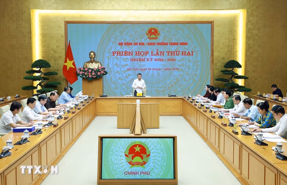 Thủ tướng Lê Minh Hưng, Chủ tịch Hội đồng Thi đua-Khen thưởng Trung ương chủ trì Phiên họp lần thứ hai. (Ảnh: Dương Giang/TTXVN)