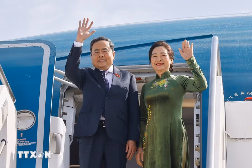 Sáng 15/4/2026, giờ địa phương (chiều cùng ngày, giờ Hà Nội), Chủ tịch Quốc hội Trần Thanh Mẫn và Phu nhân cùng Đoàn đại biểu cấp cao Việt Nam rời thủ đô Rome, kết thúc tốt đẹp chuyến thăm chính thức Cộng hòa Italy, lên đường tham dự Đại hội đồng lần thứ 152 của Liên minh Nghị viện thế giới (IPU-152) tại Istanbul và tiến hành một số hoạt động song phương tại Thổ Nhĩ Kỳ. (Ảnh: Doãn Tấn/TTXVN)