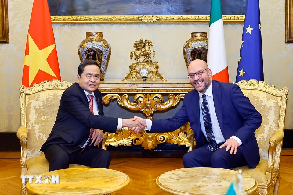 Chủ tịch Quốc hội Trần Thanh Mẫn hội đàm với Chủ tịch Hạ viện Italy Lorenzo Fontana. (Ảnh: Doãn Tấn/TTXVN)
