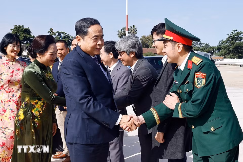 Lễ tiễn Chủ tịch Quốc hội Trần Thanh Mẫn và Phu nhân tại sân bay Ciampino, thủ đô Rome, Cộng hòa Italy. (Ảnh: Doãn Tấn/TTXVN)