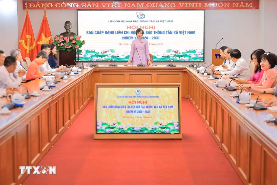 Bà Vũ Việt Trang, Ủy viên Ban Thường vụ Đảng ủy các cơ quan Đảng Trung ương, Bí thư Đảng ủy, Tổng giám đốc TTXVN, Phó trưởng ban Tuyên giáo và Dân vận Trung ương chủ trì Phiên họp đầu tiên của Ban chấp hành mới. (Ảnh: Lê Đông/TTXVN)