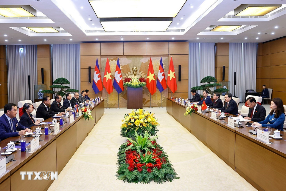 Chủ tịch Quốc hội Trần Thanh Mẫn tiếp Chủ tịch Đảng Nhân dân Campuchia, Chủ tịch Thượng viện Campuchia Hun Sen. (Ảnh: Doãn Tấn/TTXVN)
