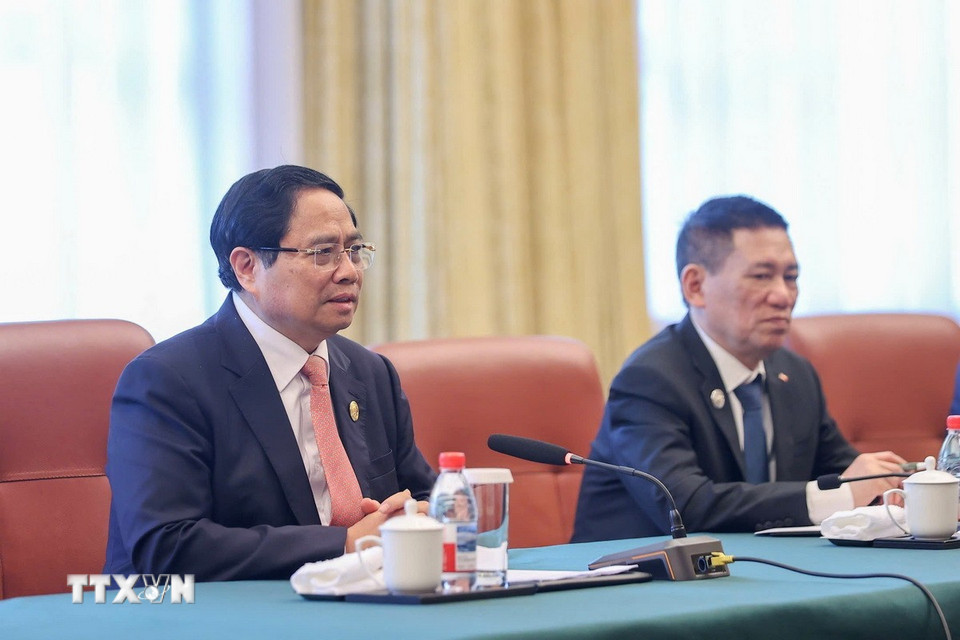 Thủ tướng Phạm Minh Chính phát biểu tại cuộc gặp Tổng Bí thư, Chủ tịch nước Lào Thongloun Sisoulith. (Ảnh: Dương Giang/TTXVN)