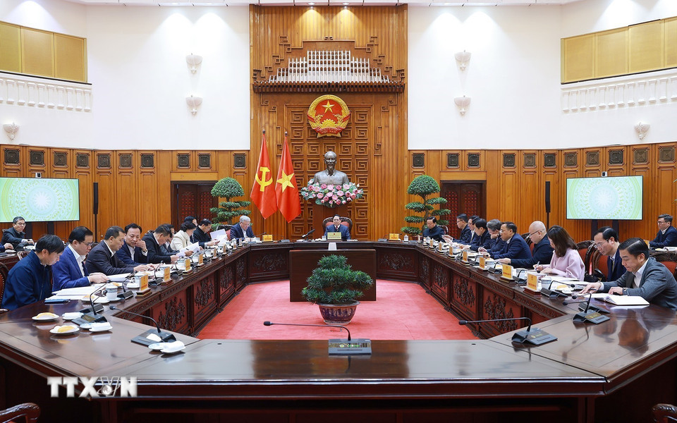 Sáng 26/1/2026, tại Hà Nội, Thủ tướng Phạm Minh Chính, Trưởng Ban Chỉ đạo xây dựng nhà máy điện hạt nhân chủ trì cuộc họp Thường trực Chính phủ và Thường vụ Đảng ủy Chính phủ với các bộ, ngành để cho ý kiến thông qua về các dự án điện hạt nhân. (Ảnh: Dương Giang/TTXVN)