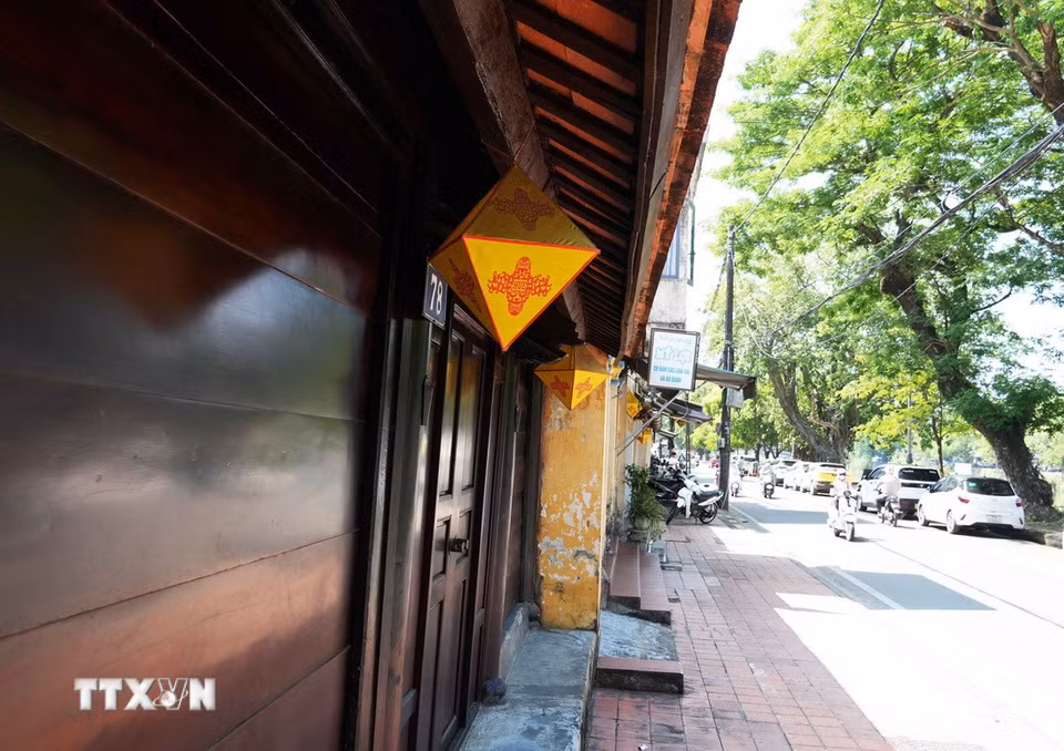 Những ngôi nhà cổ ở phố cổ Gia Hội, phường Phú Xuân, thành phố Huế. (Ảnh: Nguyên Lý/TTXVN)