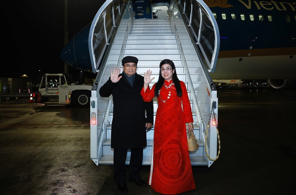 Thủ tướng Phạm Minh Chính và Phu nhân kết thúc chuyến tham dự Hội nghị thường niên lần thứ 55 WEF tại Davos, Thụy Sĩ. (Ảnh: Dương Giang/TTXVN)