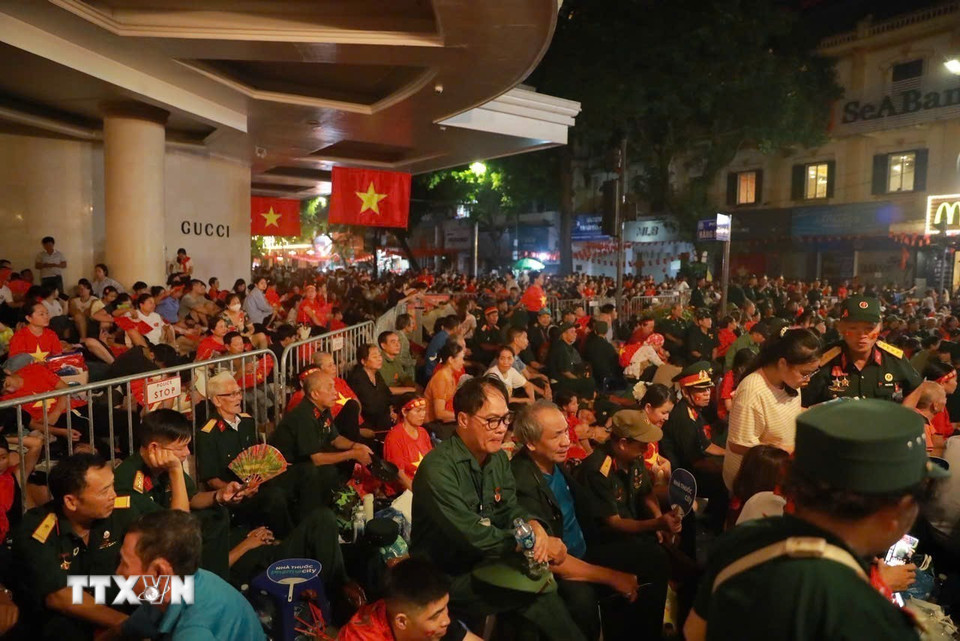 Khoảng 8.000 ghế ngồi ưu tiên dành cho cựu chiến binh xem diễu binh, diễu hành ngày 2/9. (Ảnh: Khánh Hòa/TTXVN)