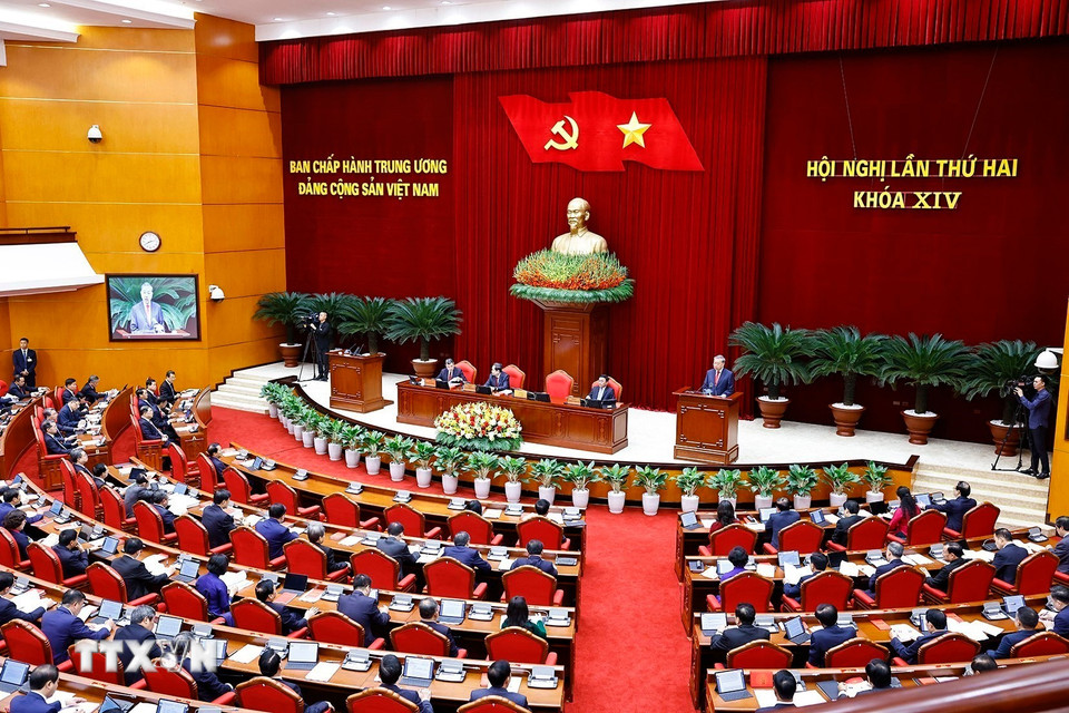 Phiên khai mạc Hội nghị lần thứ hai Ban Chấp hành Trung ương Đảng khóa XIV. (Ảnh: Doãn Tấn/TTXVN)