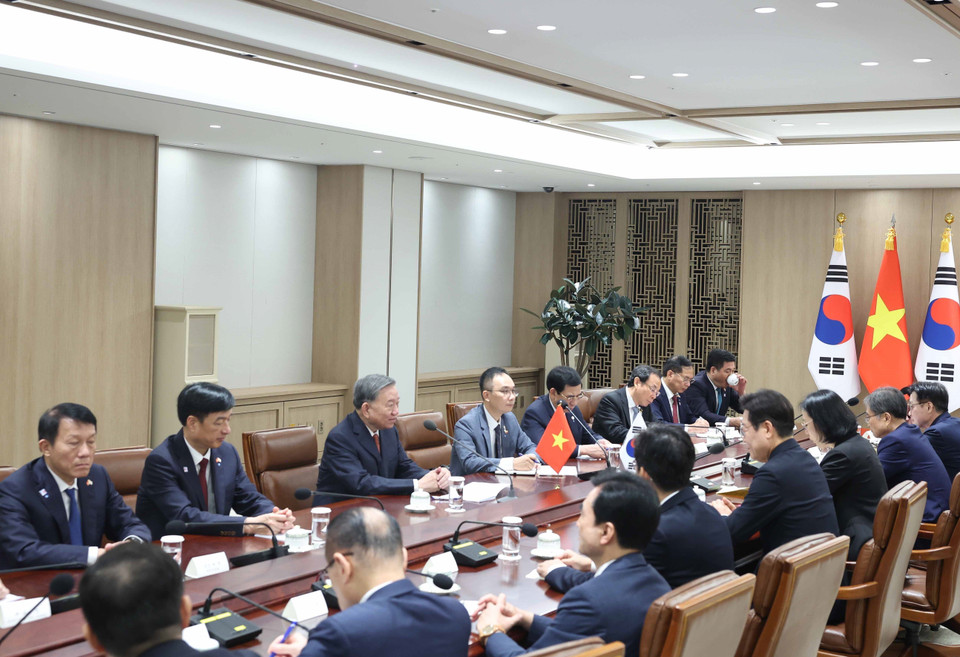 Tổng Bí thư Tô Lâm hội đàm với Tổng thống Hàn Quốc Lee Jae Myung. (Ảnh: Thống Nhất/TTXVN)