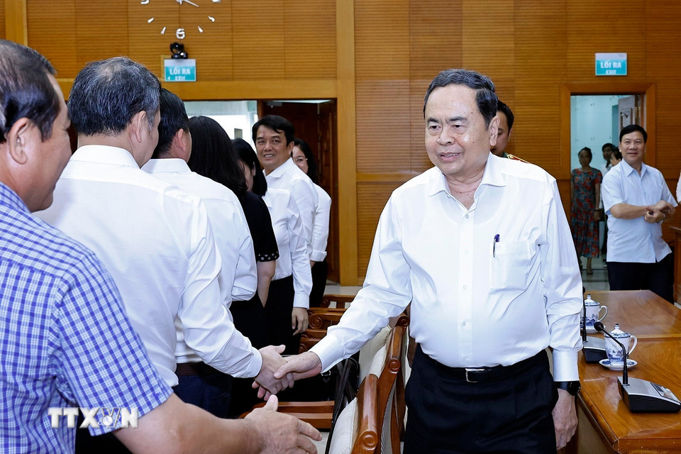 Chủ tịch Quốc hội Trần Thanh Mẫn với đại biểu dự hội nghị. (Ảnh: Doãn Tấn/TTXVN)