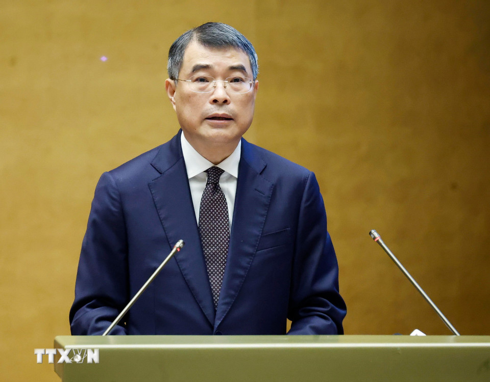 Đồng chí Lê Minh Hưng, Ủy viên Bộ Chính trị, Bí thư Trung ương Đảng, Trưởng Ban Tổ chức Trung ương trình bày Chuyên đề: “Báo cáo tổng kết công tác xây dựng Đảng nhiệm kỳ Đại hội XIII và tổng kết 15 năm thi hành Điều lệ Đảng (2011-2025); phương hướng, nhiệm vụ, giải pháp công tác xây dựng Đảng và thi hành Điều lệ Đảng nhiệm kỳ Đại hội XIV.” (Ảnh: Thống Nhất/TTXVN)