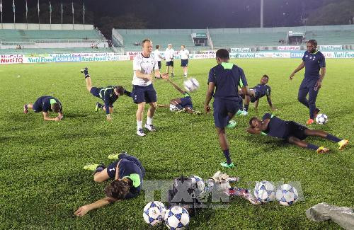 Cận cảnh U19 Tottenham và U19 Nhật Bản tập luyện ảnh 1