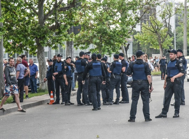 [Video] Người Việt phẫn nộ vì cảnh sát Ukraine lục soát khu Làng Sen ảnh 1