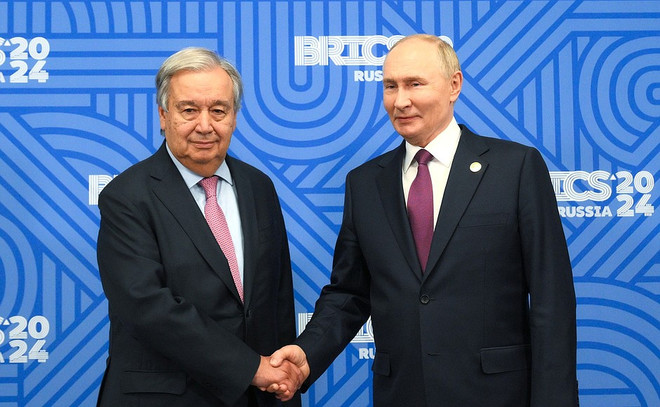 Tổng thống Nga Vladimir Putin và Tổng Thư ký Liên Hợp Quốc Antonio Guterres tại Hội nghị Thượng đỉnh BRICS (Nguồn: Kremlin) putin guterres.jpg