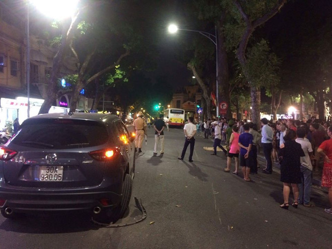 Hà Nội: Tai nạn thảm khốc trên phố Hàng Khay, một phụ nữ tử vong ảnh 2