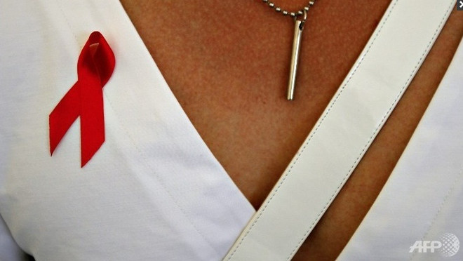 Sao "phim cấp ba" Nhật cho người hâm mộ sờ ngực để làm từ thiện ảnh 1