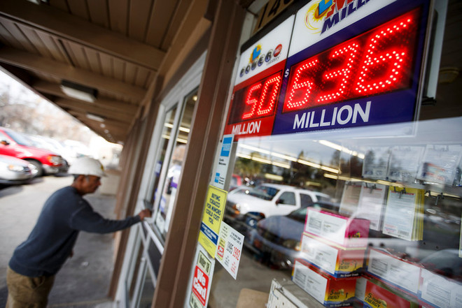 Việt kiều được thưởng 1 triệu USD vì bán vé số trúng độc đắc ảnh 1