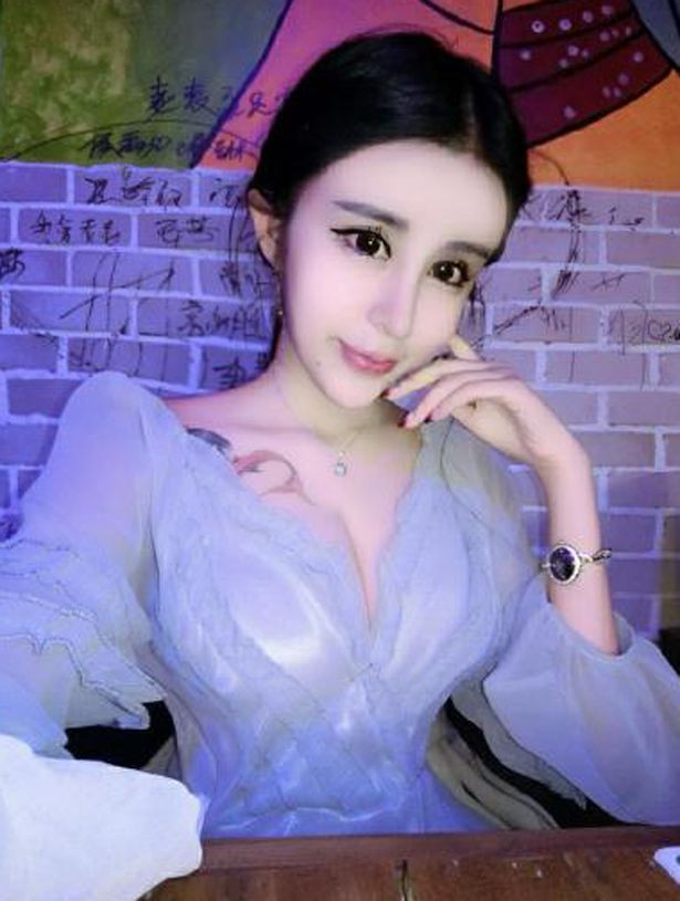 "Hot girl" Trung Quốc phẫu thuật như búp bê để giành lại bạn trai ảnh 2
