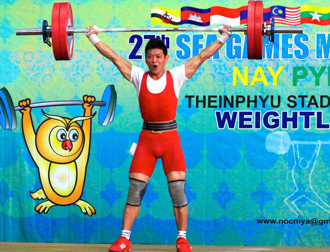 Chùm ảnh hai lực sĩ chấn thương khi thi cử tạ với Thạch Kim Tuấn ảnh 3