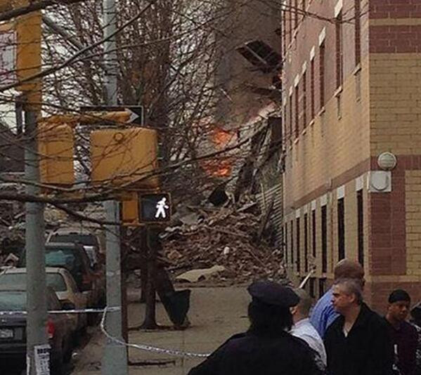 Nổ lớn tại New York, tòa nhà dân sinh 6 tầng đổ sập ảnh 1