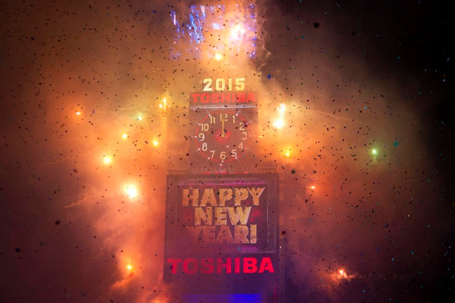 [Photo] Khoảnh khắc đón Năm Mới 2015 ở Quảng trường Thời đại ảnh 4