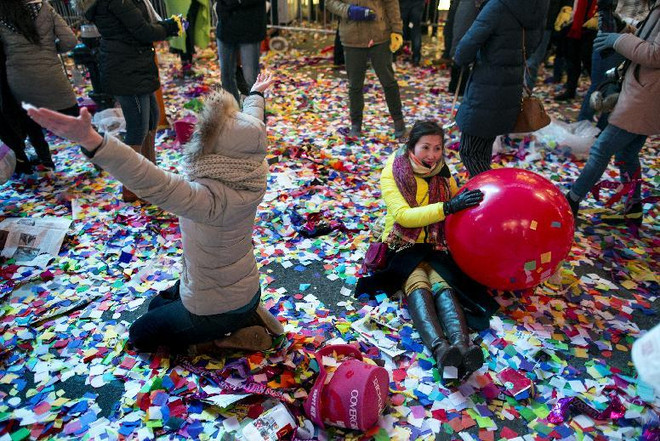 [Photo] Khoảnh khắc đón Năm Mới 2015 ở Quảng trường Thời đại ảnh 5