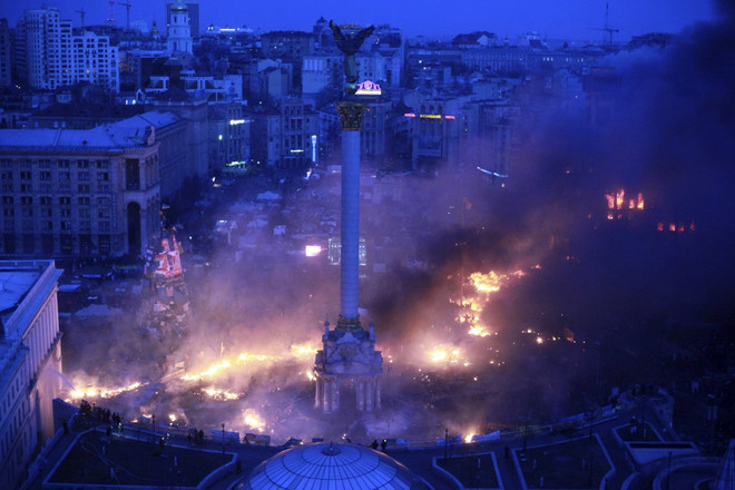 Hình ảnh sốc về thủ đô Kiev trước và sau bạo loạn ảnh 2