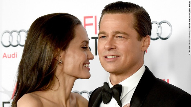 Tiết lộ lý do khiến Angelina Jolie đệ đơn ly dị với Brad Pitt ảnh 1