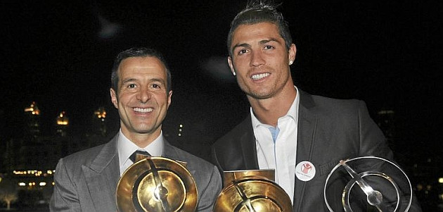 “Nếu ở Barca, Ronaldo sẽ ghi bàn nhiều gấp bội Messi” ảnh 1