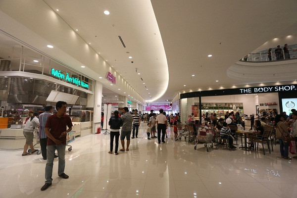 Bên trong trung tâm thương mại AEON ở Tân Phú (Nguồn: VNS) Tập đoàn AEON mở trung tâm thương mại đầu tiên ở Việt Nam ảnh 1