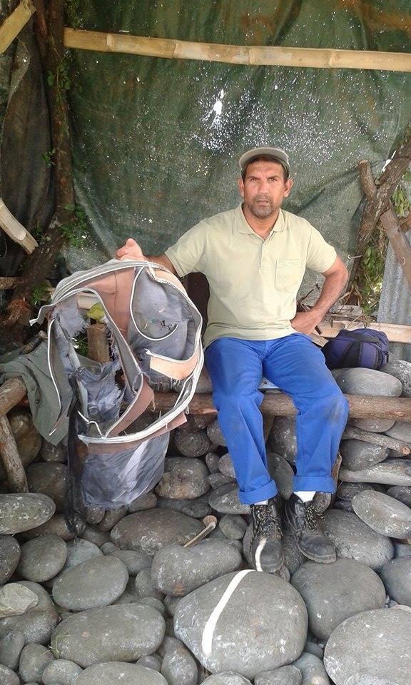 Phát hiện hành lý gần mảnh vỡ máy bay nghi của MH370 ở Reunion ảnh 1