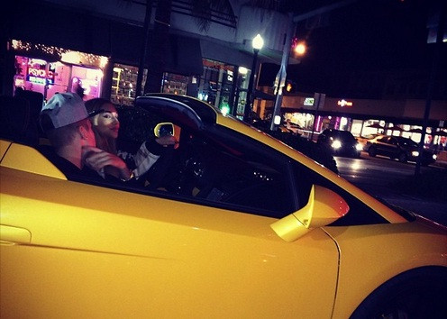 Ca sĩ Justin Bieber bị bắt vì lái xe lạng lách và say xỉn ảnh 1