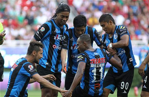 [Video] Ronaldinho đã ghi được bàn đầu tiên tại giải Mexico ảnh 1