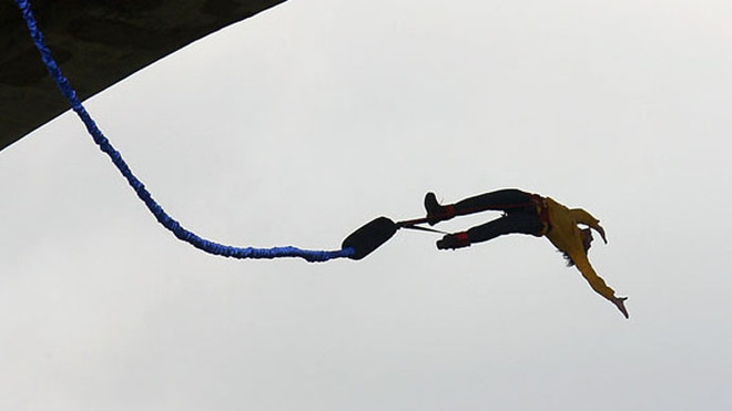 Đa phần đàn ông là nạn nhân của những cái chết "lãng xẹt" ảnh 1